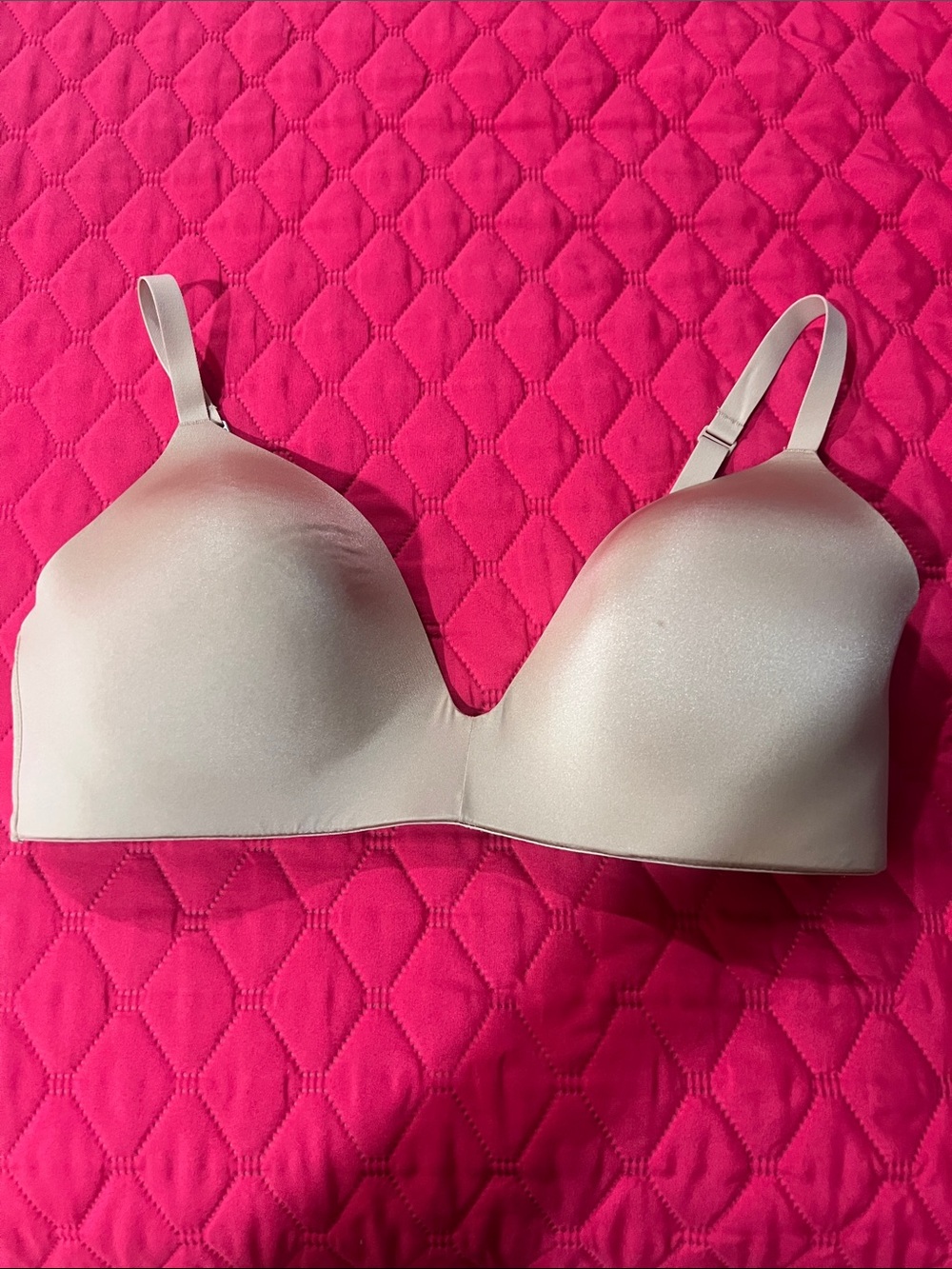 SKIMS Everyday Smooth Nude Wireless T-Shirt Bra